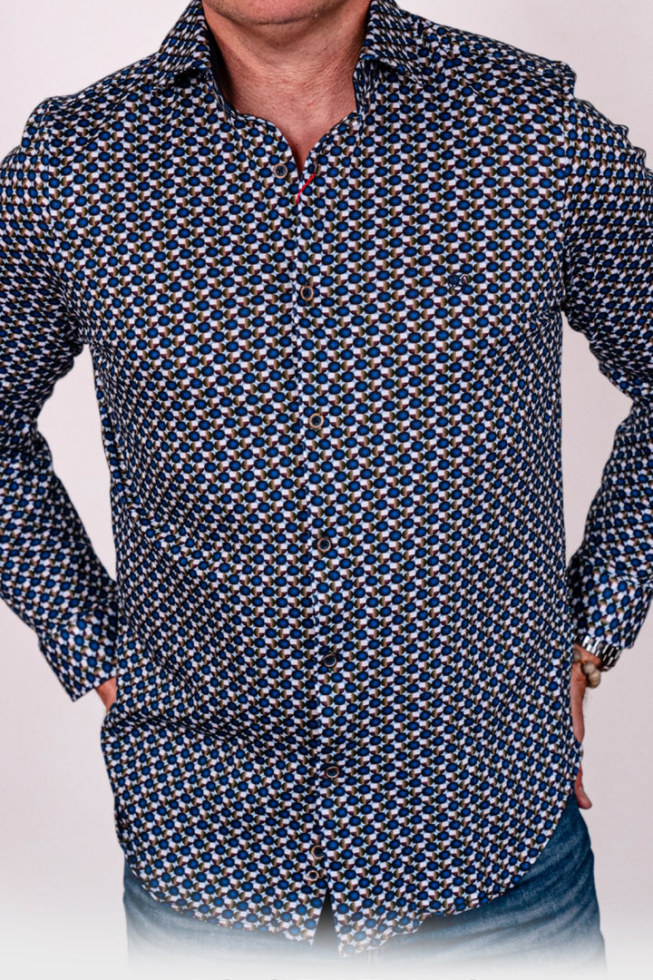 Shirt printed with circles and squares