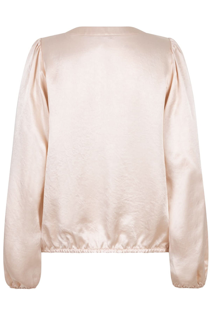 Blouse satinée à effet satiné, couleur rose pâle, coupe fluide et encolure ronde, vue de dos.