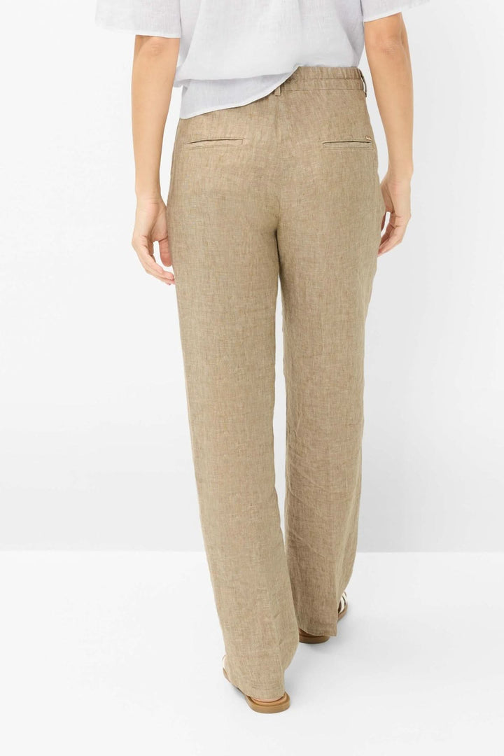 Vue arrière du Pantalon bande élastique MAINE avec coupe droite moderne et allure polyvalente, facile à agencer au quotidien.