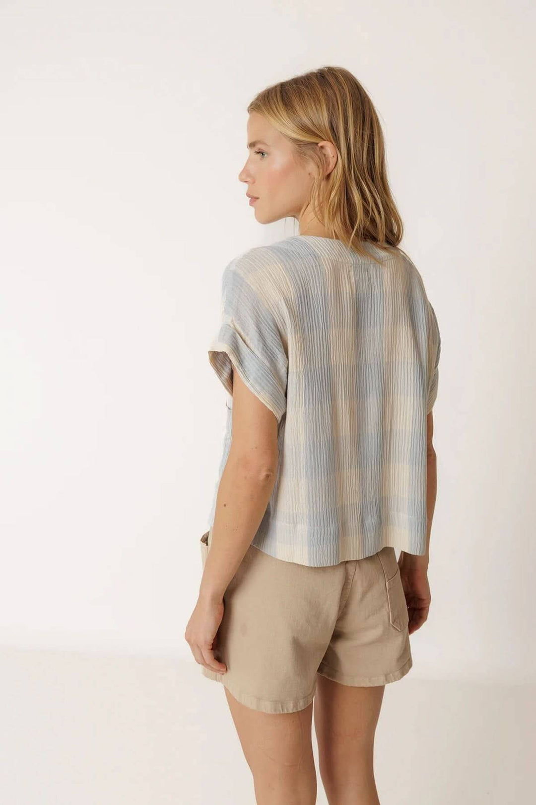 Flowy, textured blouse with short sleeves