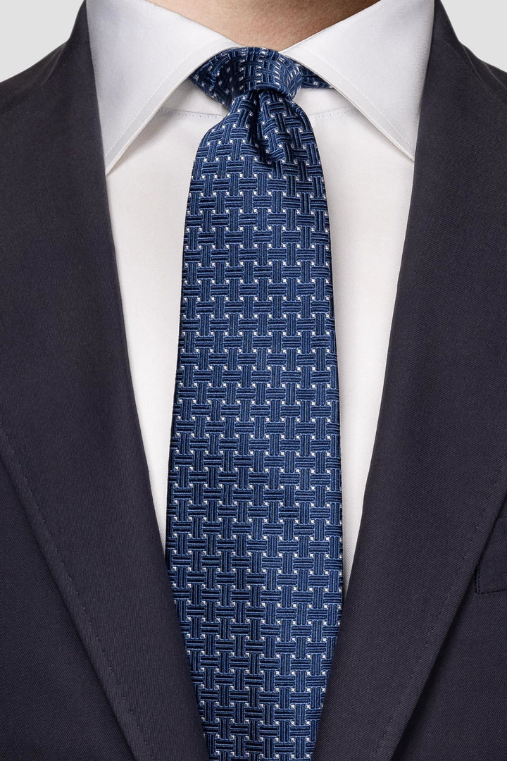 Geometric pattern tie