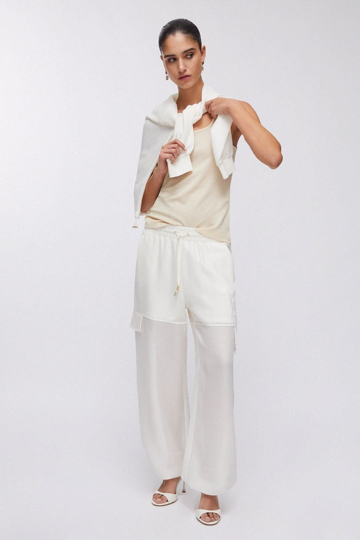 Loose-fitting joggers with a drawstring