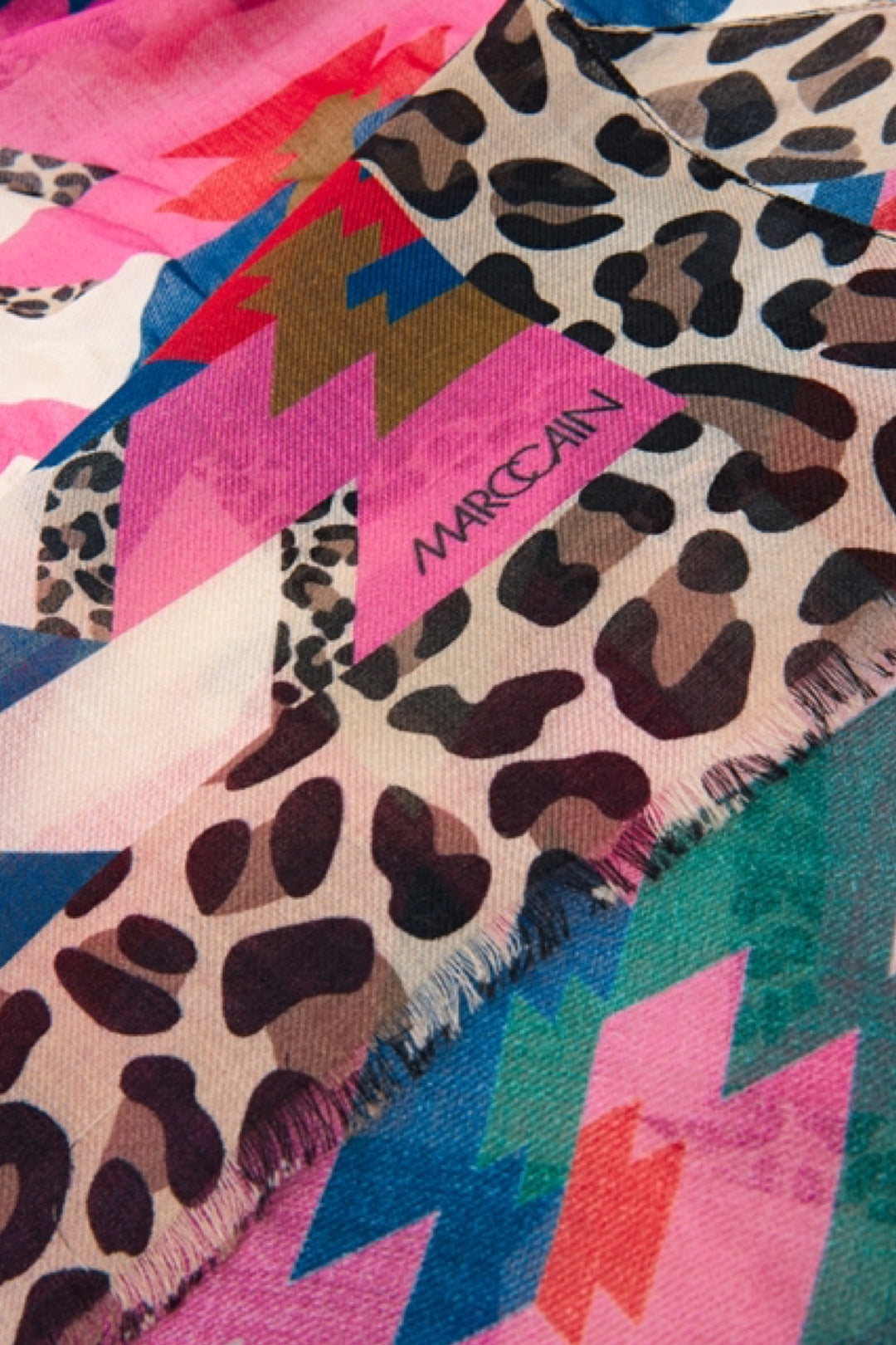 Foulard vaporeux à motif