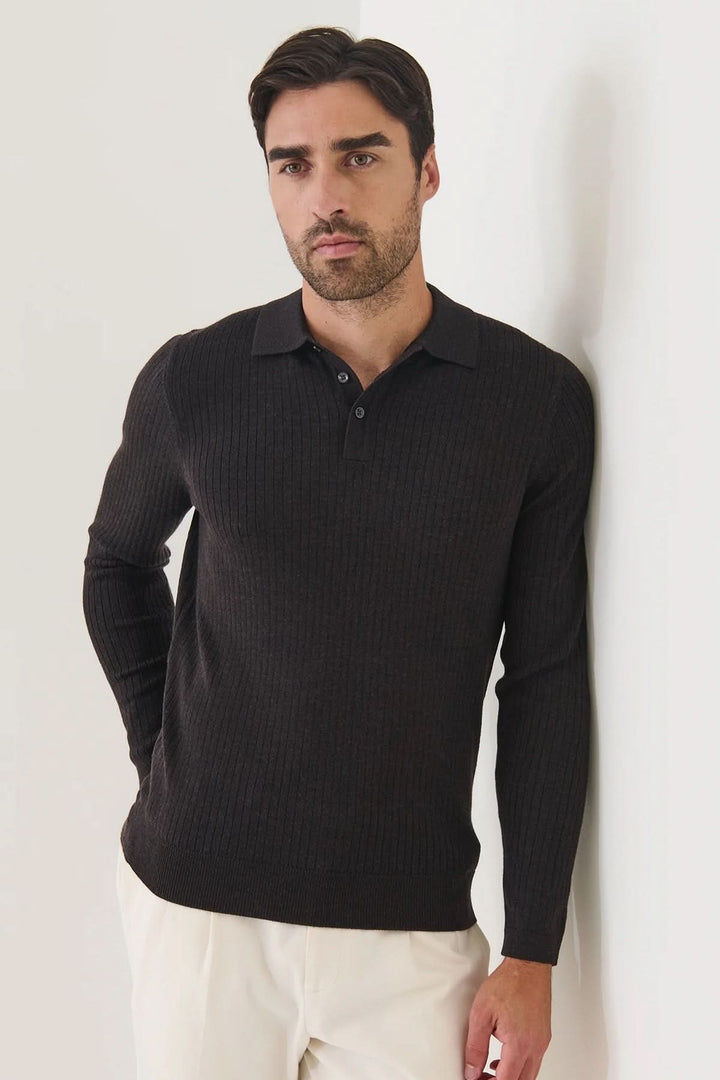 Polo en laine mérinos extra-fine à maille drop needle