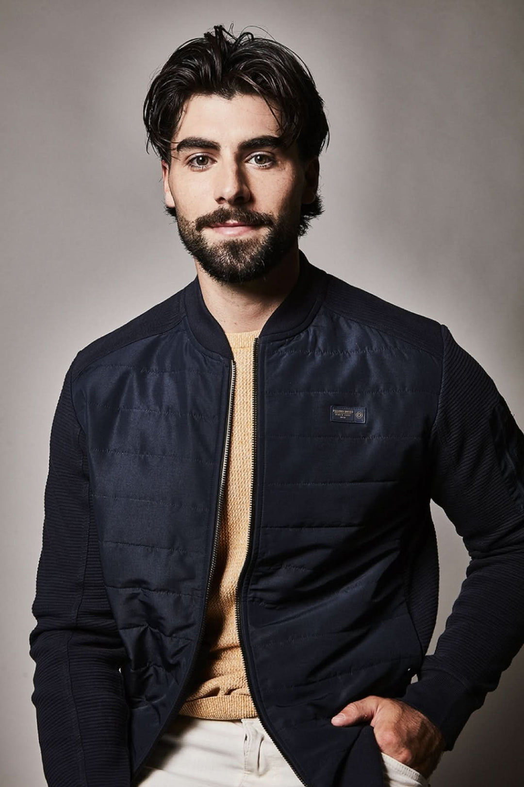 Blouson matelassé à fermeture zippée