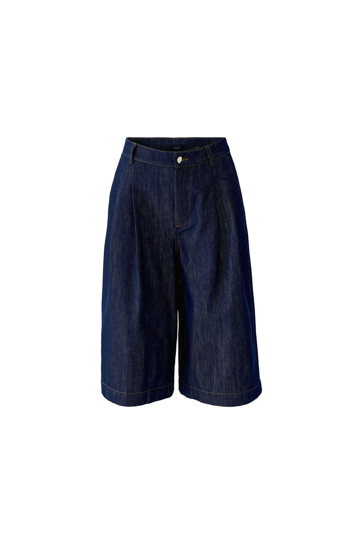 Women’s blue wide-leg denim Bermuda shorts, front view Oui
