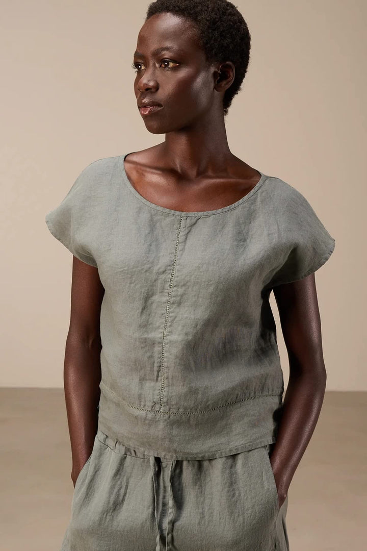 Vue de face blouse lin Nile pour femme blanc à manches courtes délicates - Valérie Simon