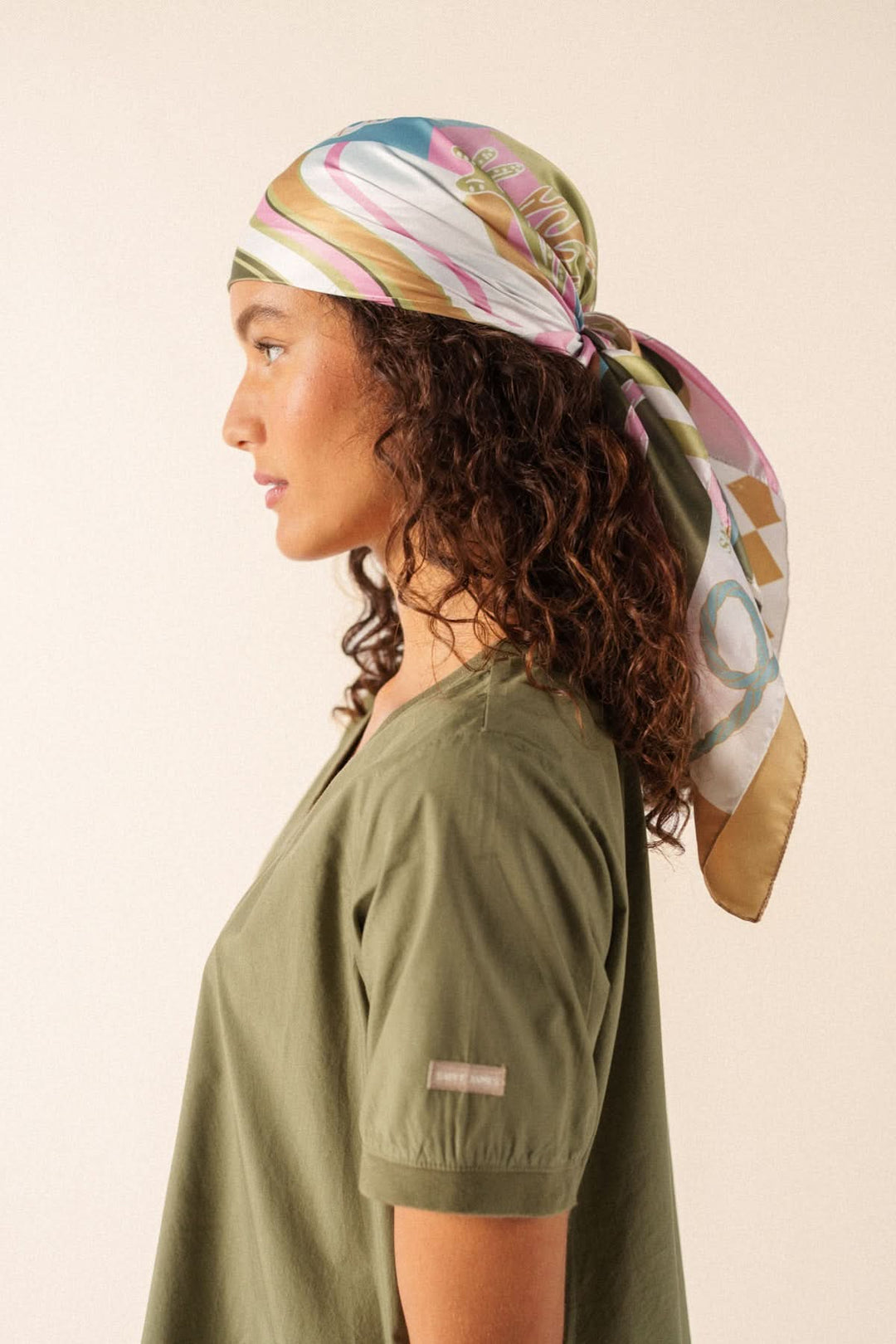 CARRE FOND MARIN scarf