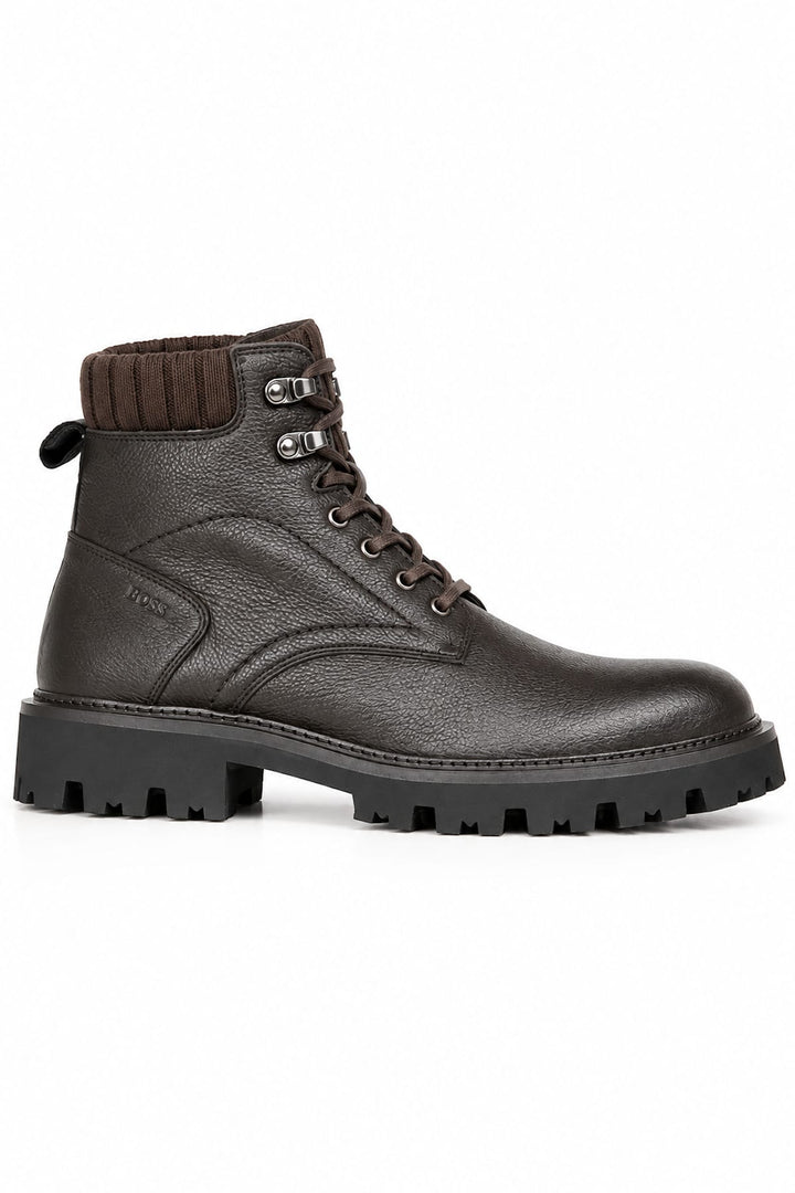 Bottes Julyo noires à lacets et semelle crantée vue de face pour homme Hugo Boss