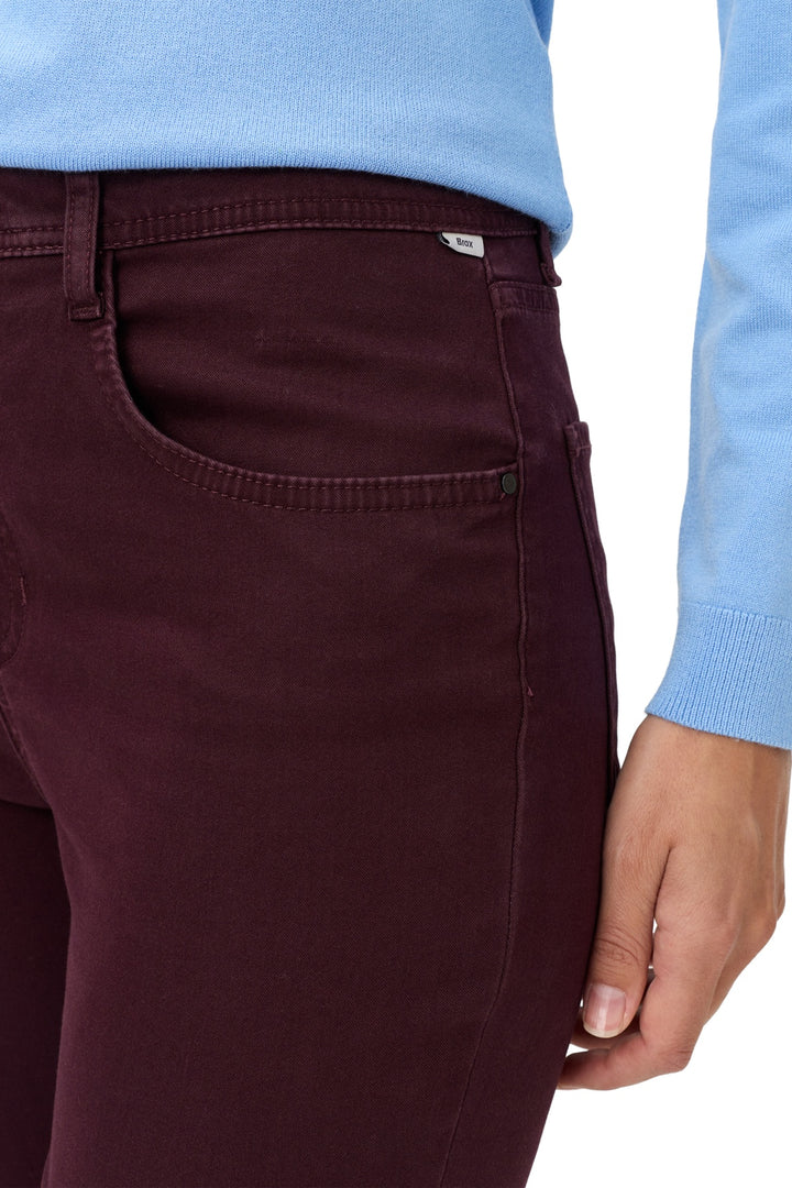 Jean Mary droit à taille mi-haute