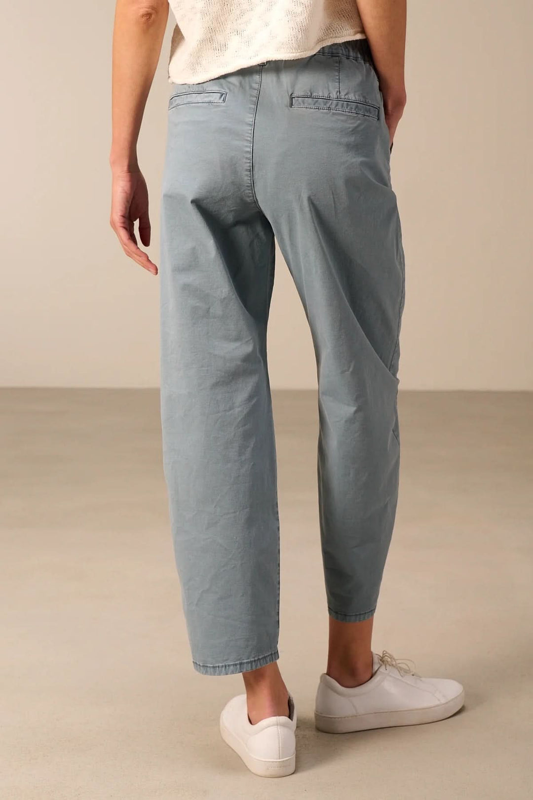 Casual pants with an elastic waistband