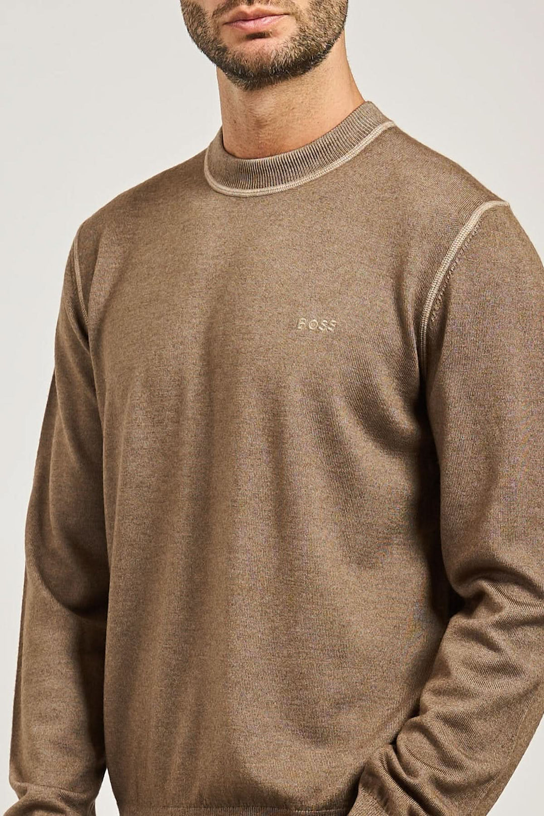 Virgin wool sweater with round neck