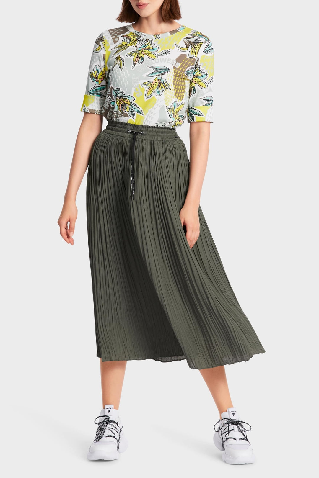Pleated mid-length skirt