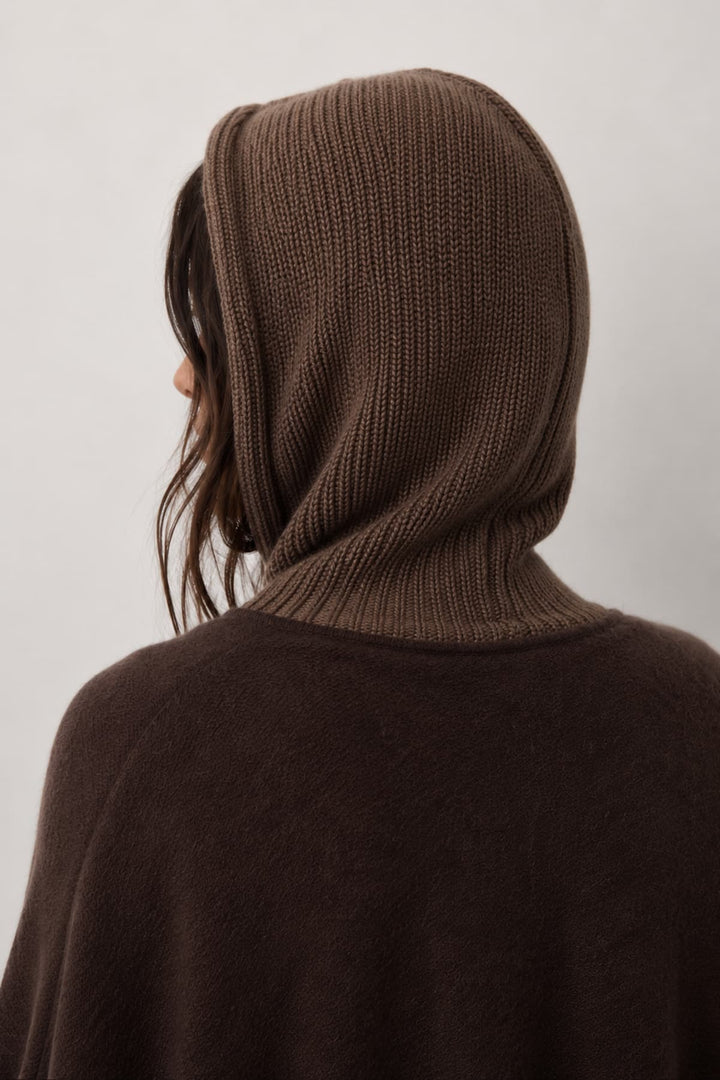 Capuchon Gustave en tricot côtelé à fermeture éclair vue de face pour femme Not Shy