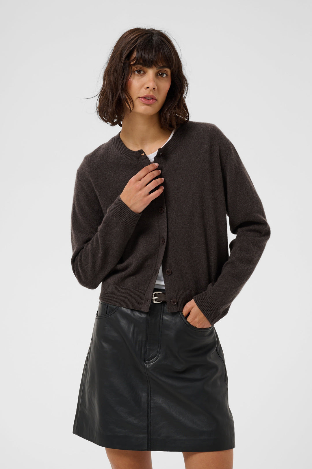 Cardigan Carimi en maille à col rond vue de face pour femme Part Two