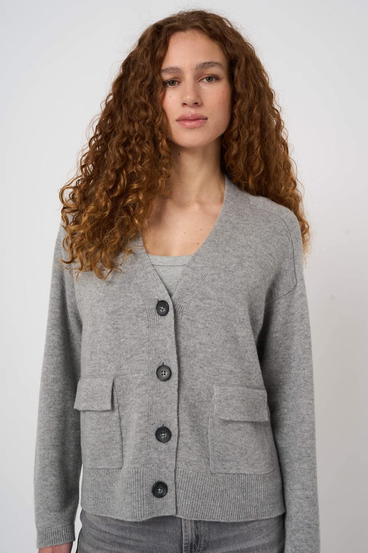 Cardigan en laine et cachemire à poches vue de face pour femme Repeat Cashmere