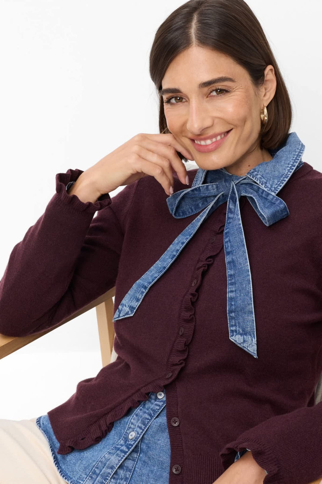 Cardigan en laine mérinos et cachemire à volants vue de face pour femme Brax