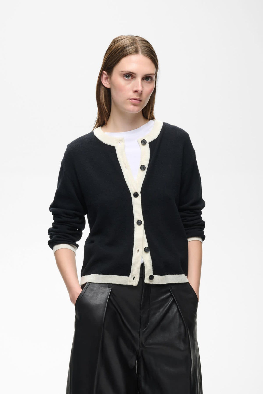 Cardigan en laine Tally vue de face pour femme Inwear