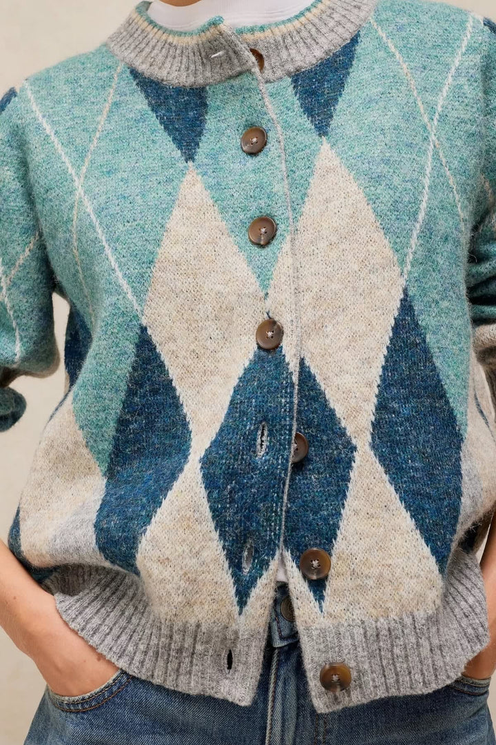 Cardigan en tricot à motif losanges vue de face pour femme White Stuff