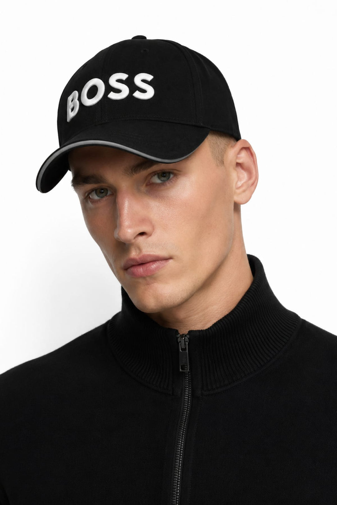Vue de côté casquette logo brodé BOSS Hugo Boss noire - Valérie Simon