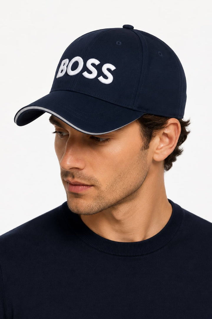 Vue de face casquette avec logo brodé BOSS pour homme noir - Valérie Simon