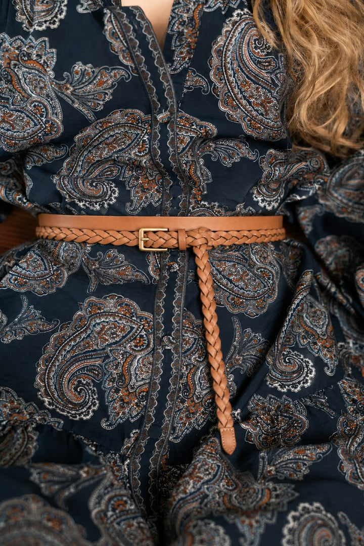 Close-up of the Joss thin braided belt in brown Brave Leather for women - Valérie Simon