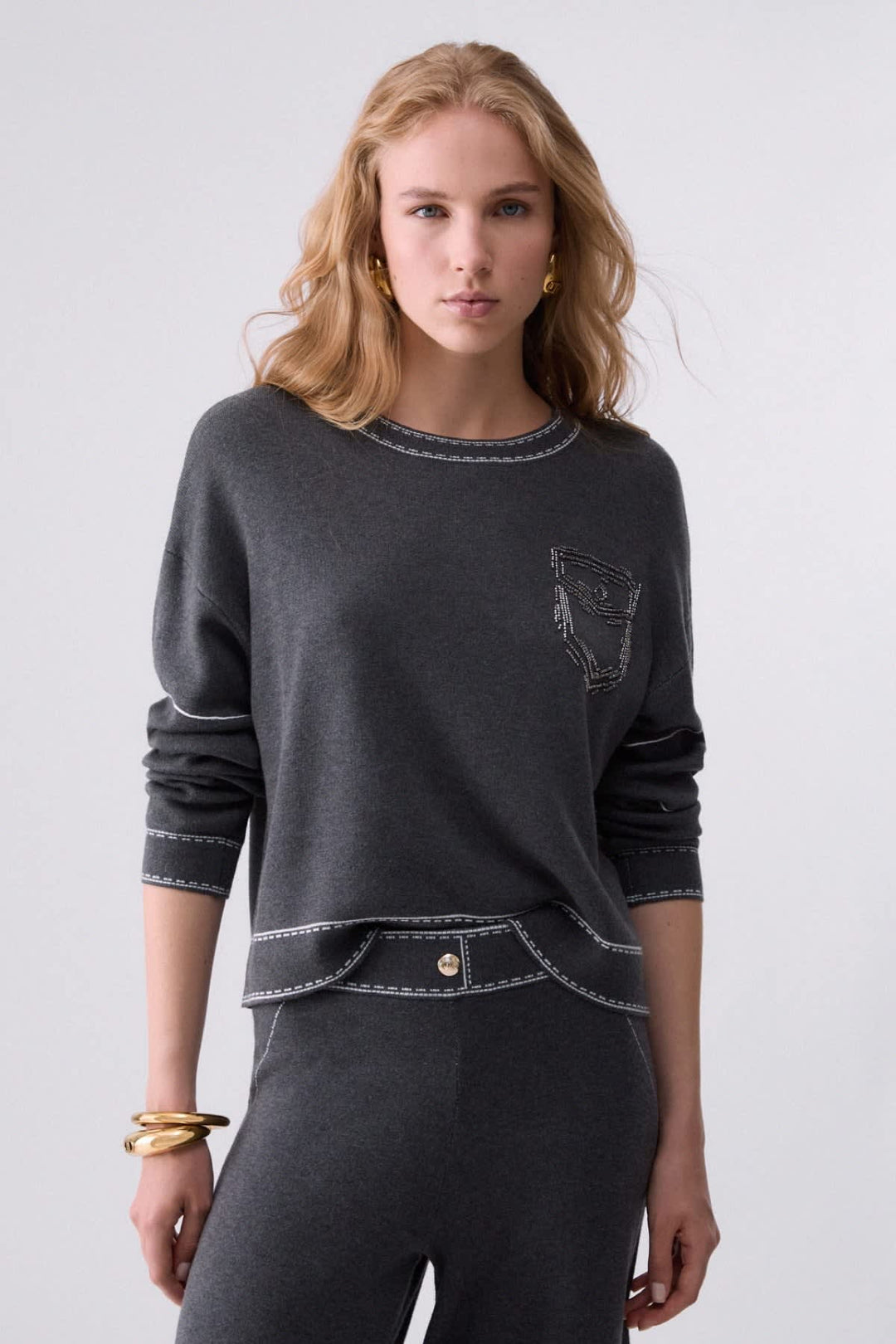 Front view contrast stitching sweater for women liujo