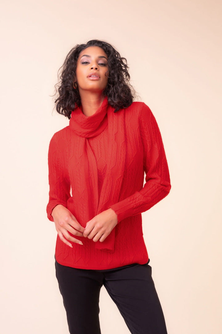 Vue de face chandail rose Alison Sheri avec foulard Valérie Simon