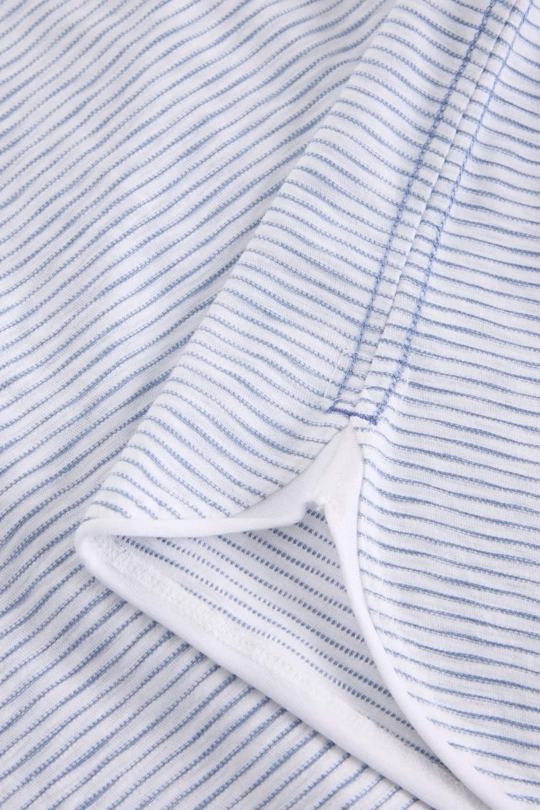 Vue de face chandail à rayures blanches et vertes White Stuff pour femme - Valérie Simon