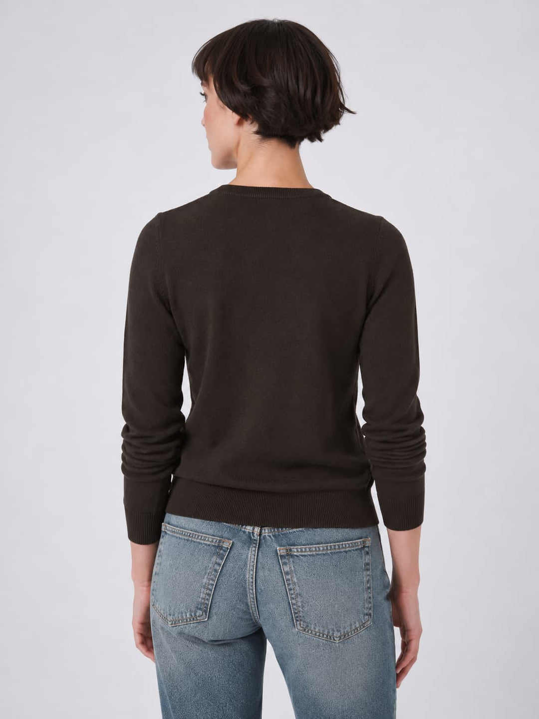 Chandail en cachemire biologique à col rond vue de face pour femme Repeat Cashmere