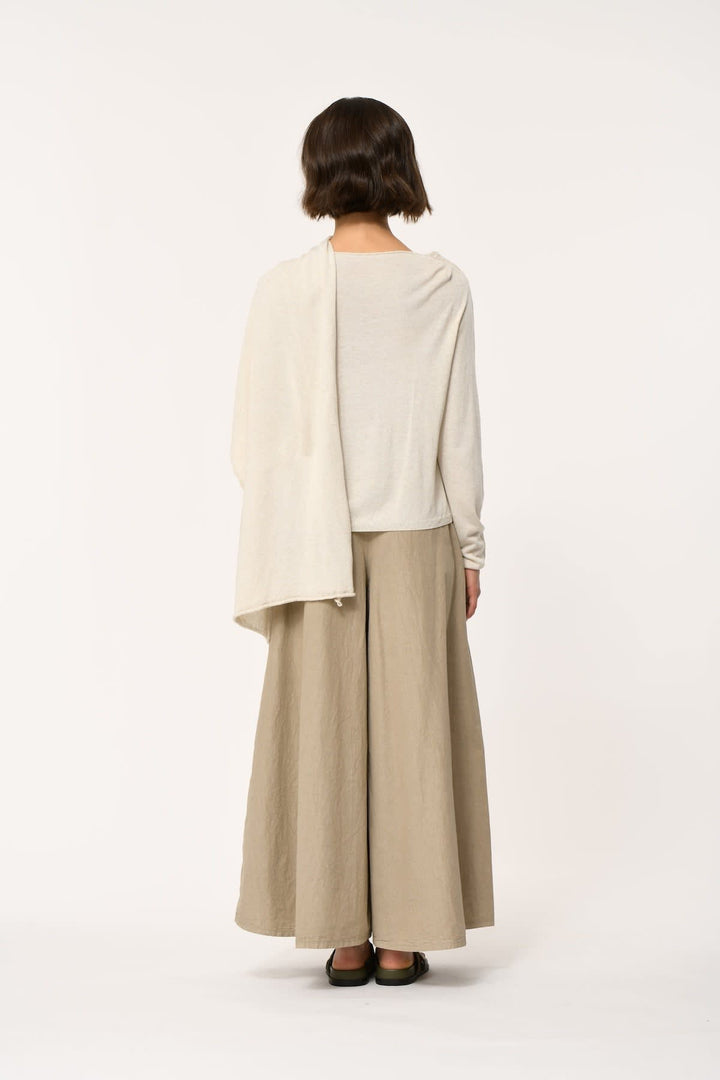 Front view of a lightweight women&