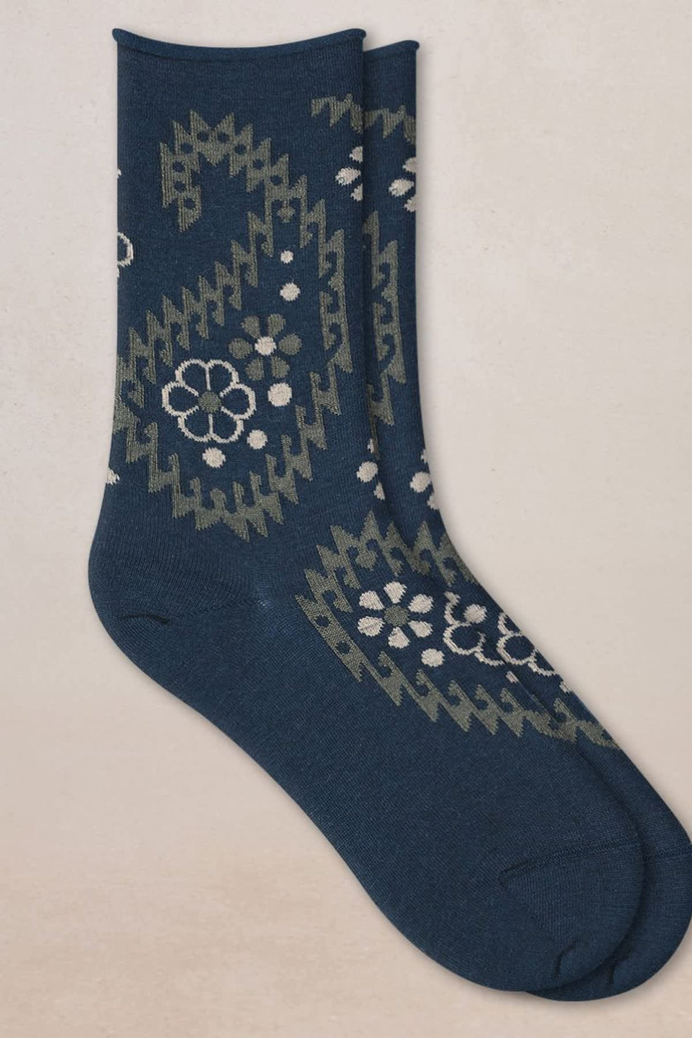 Chaussettes en laine mérinos à motif cachemire fleuri vue de face pour femme Bleuforêt