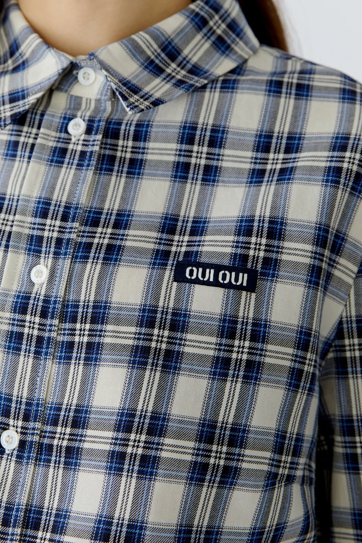 Chemise à carreaux avec bordure en dentelle vue de face pour femme Oui