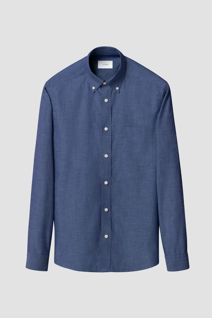 Vue de face chemise chambray sport Eton pour homme bleu boutons blancs - Valérie Simon