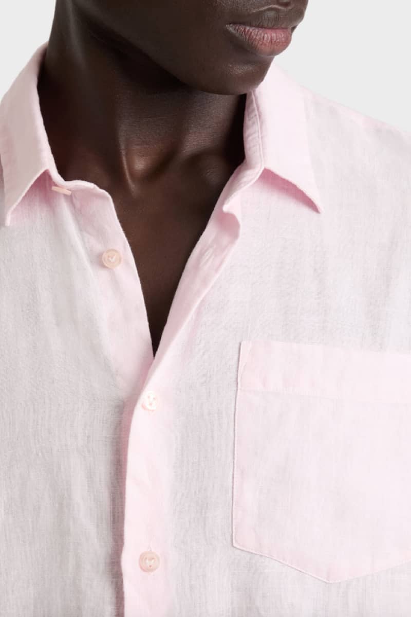 Vue de face chemise sport Vilebrequin en lin, poche poitrine visible, homme blanche - Valérie Simon