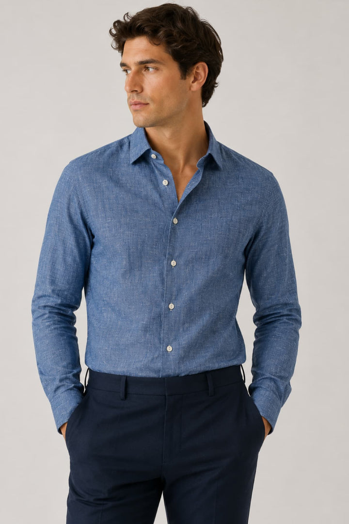 Vue de face chemise sport en lin bleu manches longues Eton pour homme - Valérie Simon