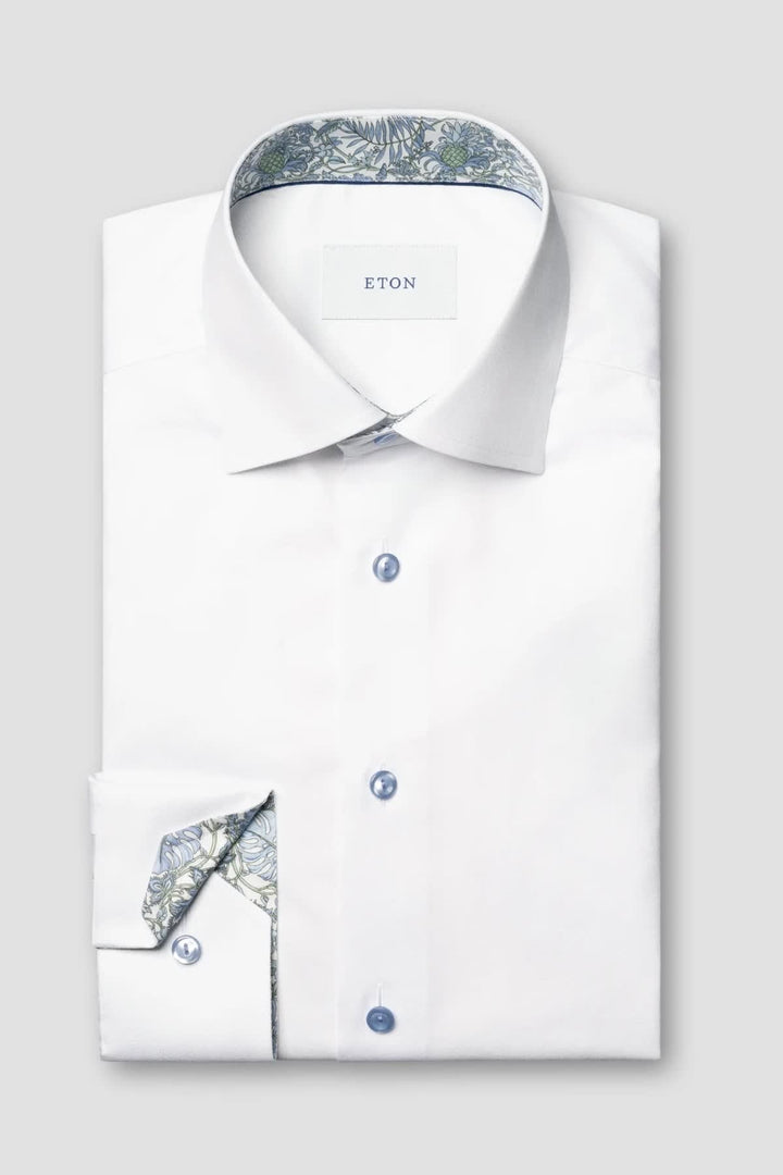Vue de face chemise habillée Eton pour homme blanc détails contrastants - Valérie Simon
