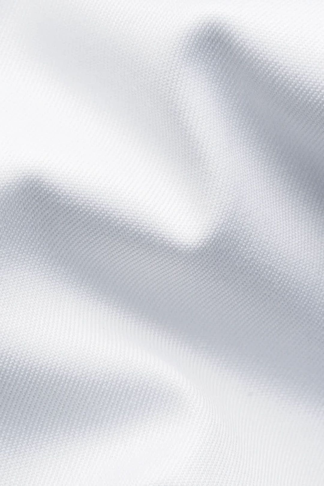 Vue de face chemise Eton habillée détails contrastants pour homme blanche - Valérie Simon