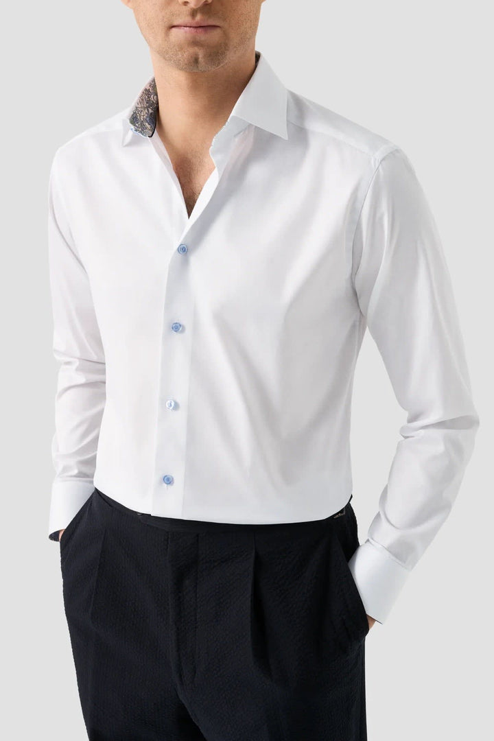 Vue frontale chemise habillée Eton homme avec détails contrastants blancs et bleus - Valérie Simon