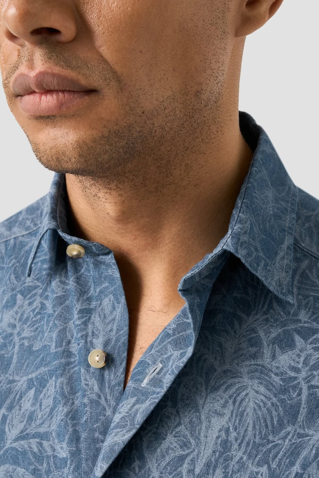Vue de face chemise florale Eton pour homme multicolore motifs éclatants - Valérie Simon