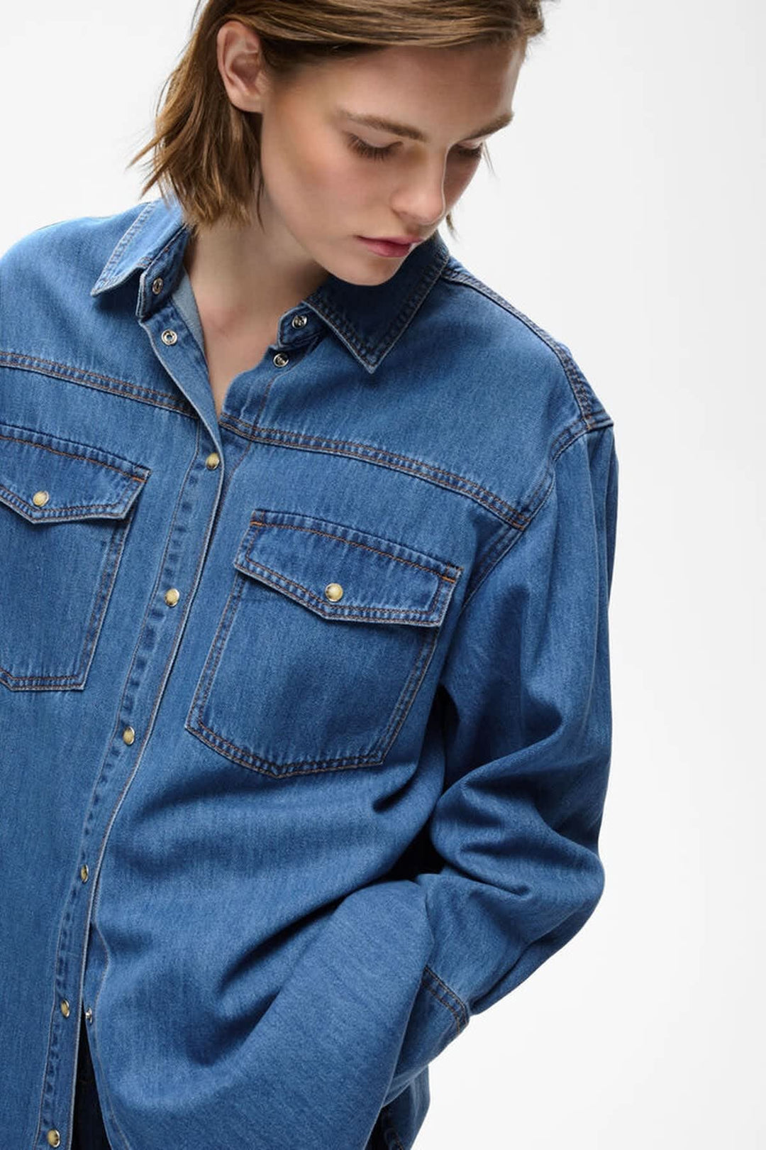 Vue portée chemise longue denim Inwear pour femme col classique Valérie Simon