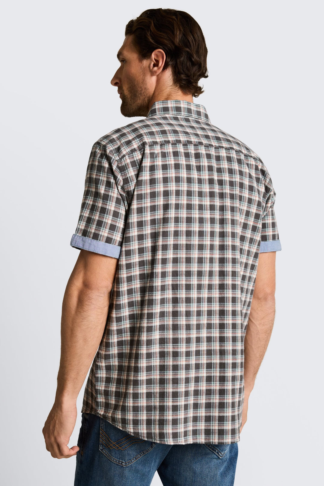 Front view of a red and white Tom Tailor men&