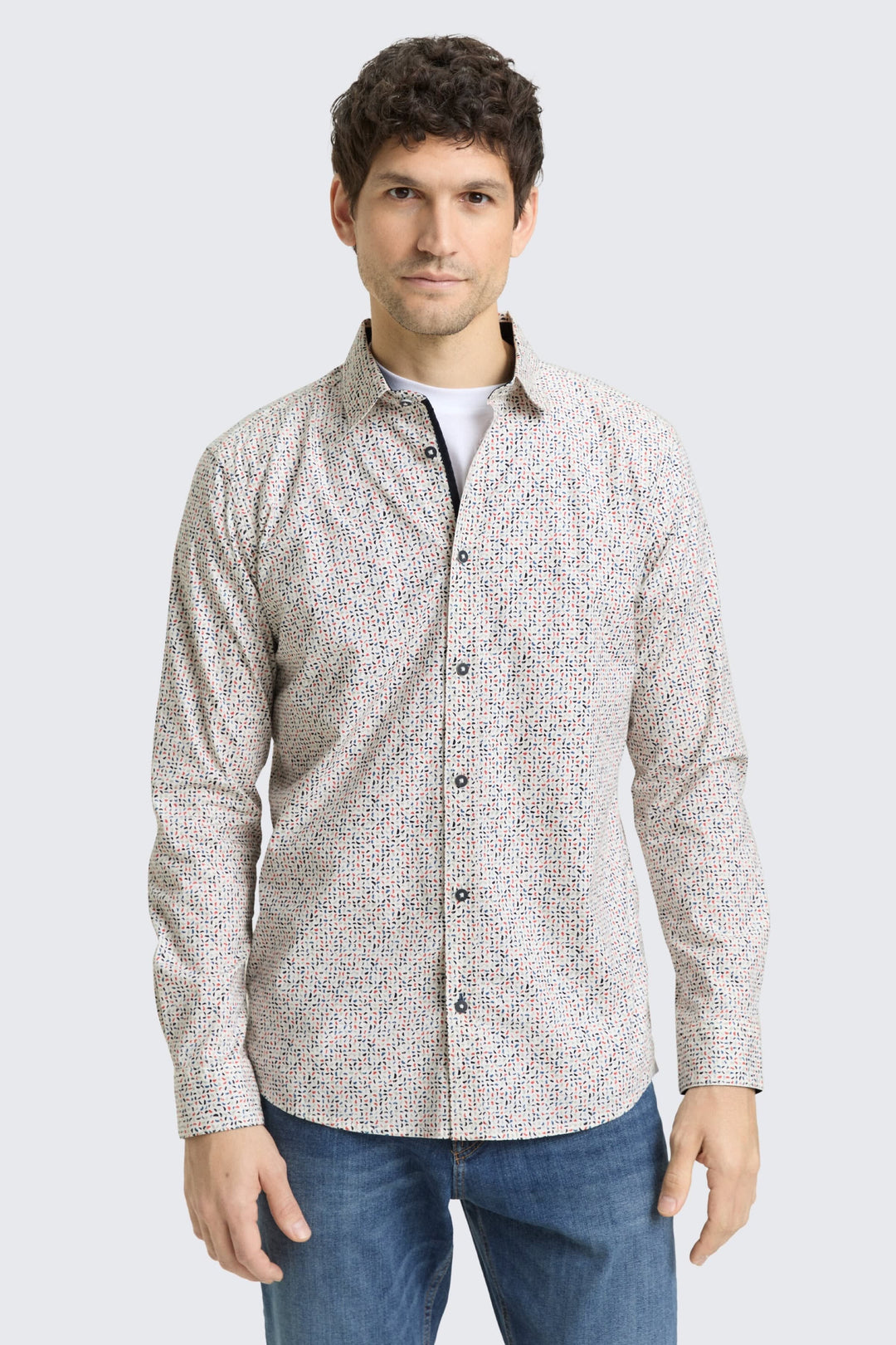 Vue de face chemise sport à imprimé géométrique blanc et bleu Tom Tailor pour homme - Valérie Simon