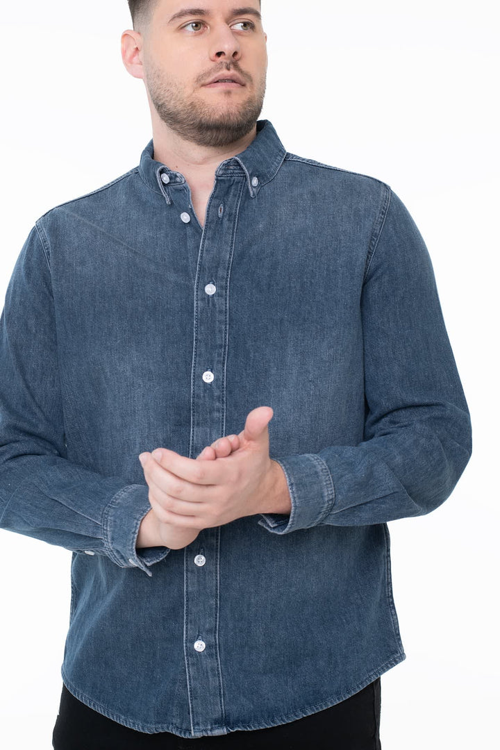 Side view of a lightweight denim casual shirt by Tom Tailor for men in light blue - Valérie Simon