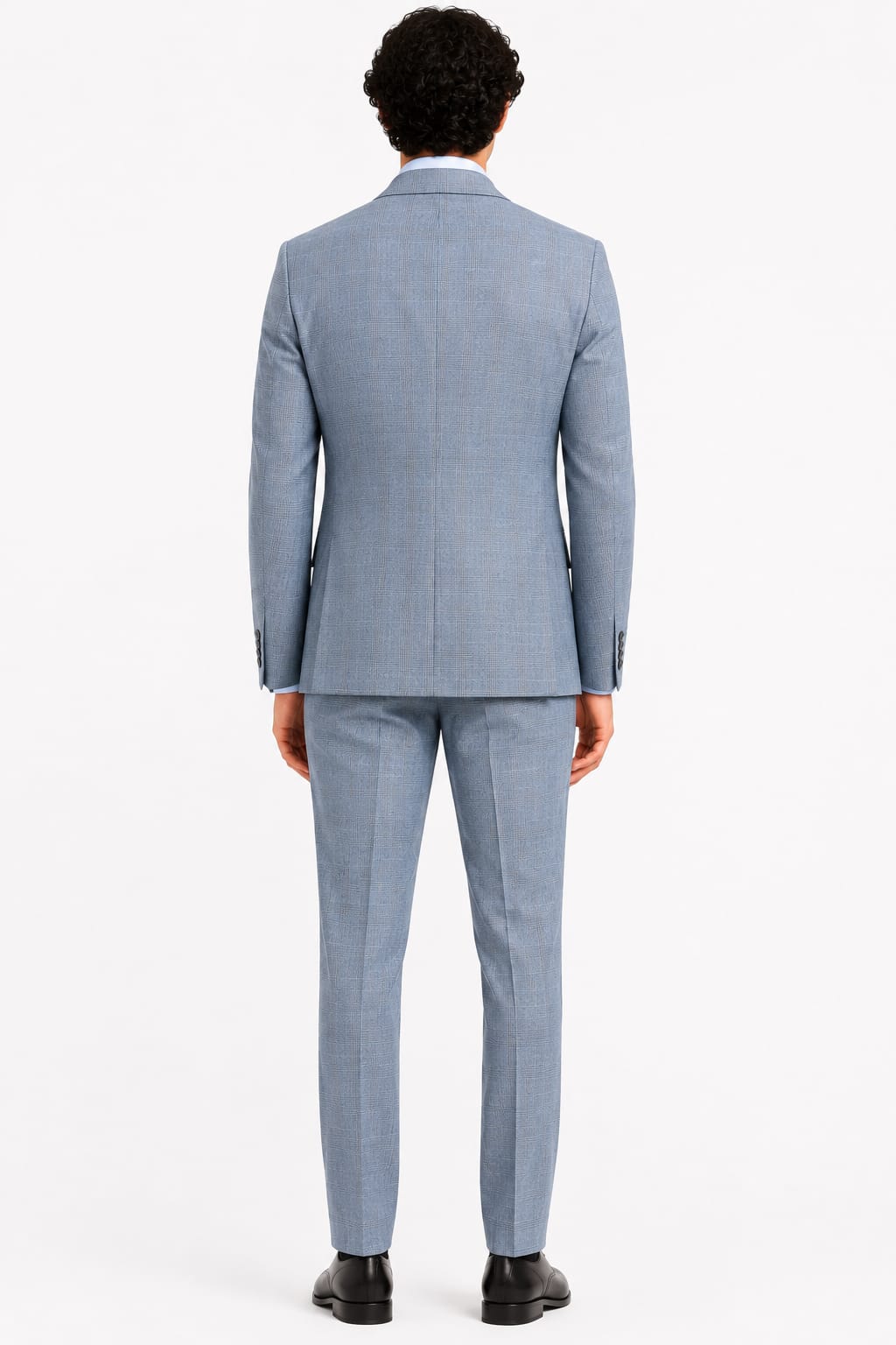 Full-length side view of the Lief Horsens men&