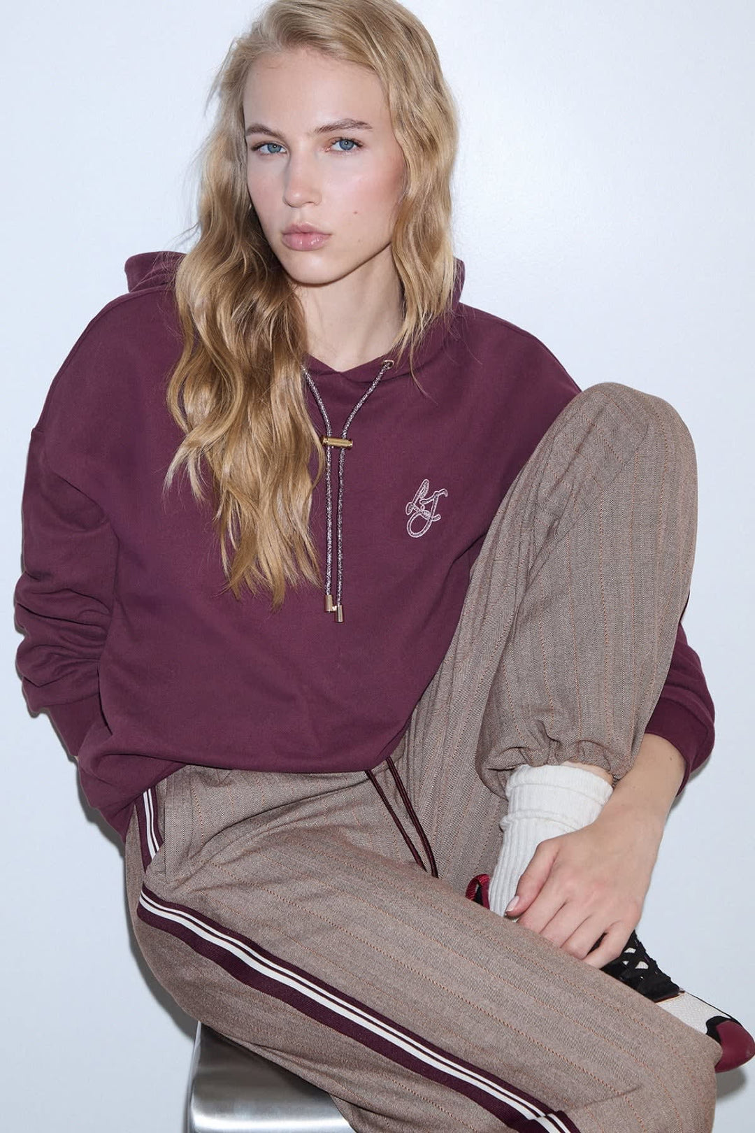 Fleece cotton sweater hoodie with embroidered pattern for women liujo