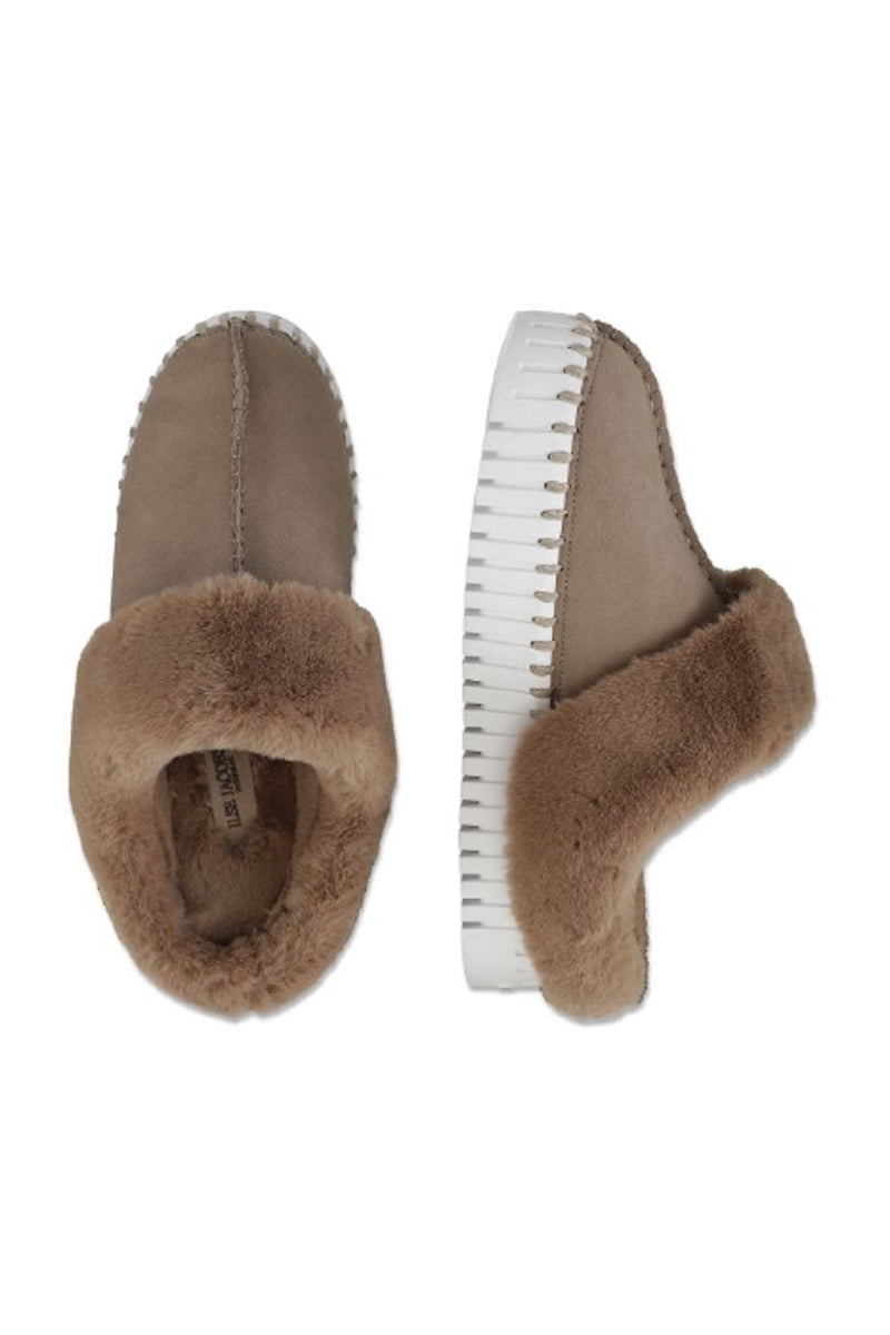 Moccasins with fur