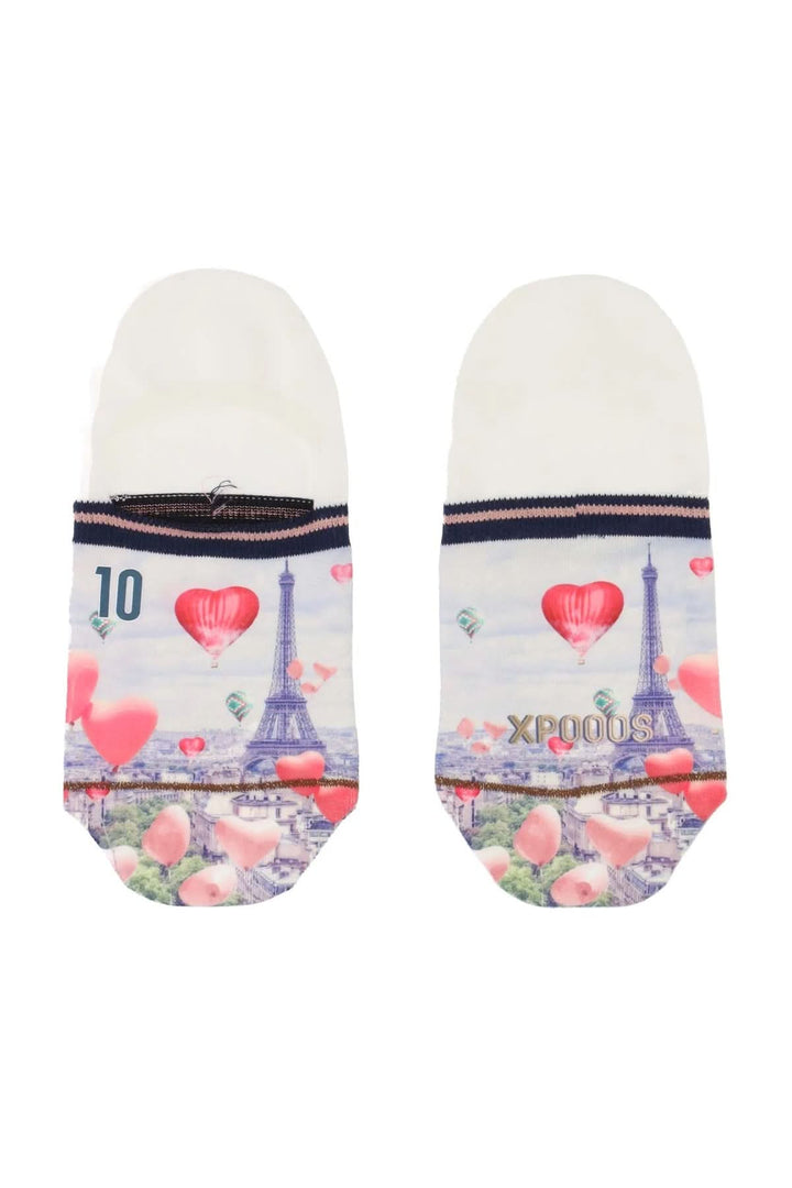 Chaussettes invisibles élégantes avec motif tour Eiffel et cœurs, parfaites pour un style romantique et décontracté.