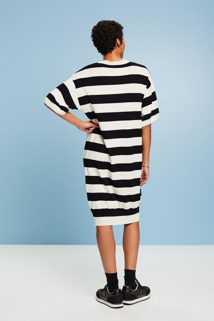 Loose striped dress