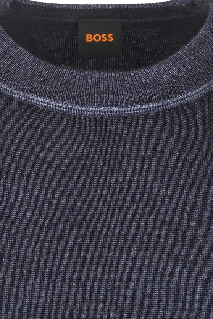 Round neck wool sweater